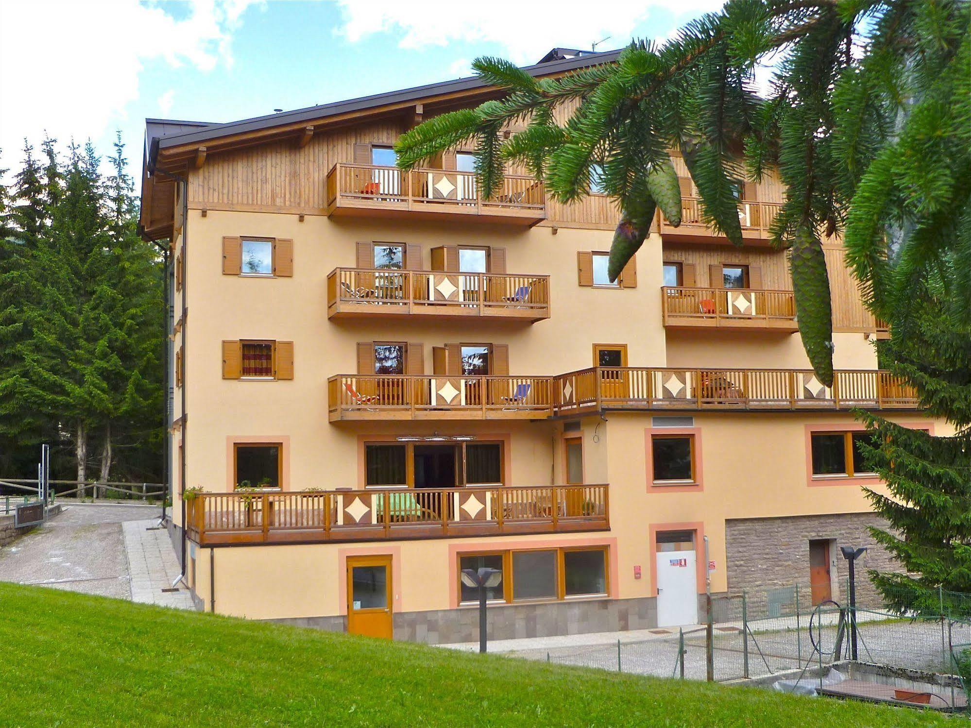 Relais San Giusto Hotel Campitello di Fassa Exterior photo